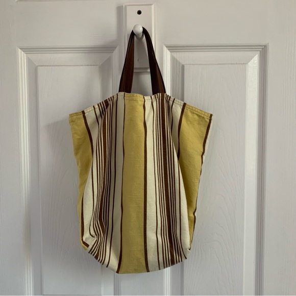 Reversible Floral/Striped Tote - Picture 7 of 9